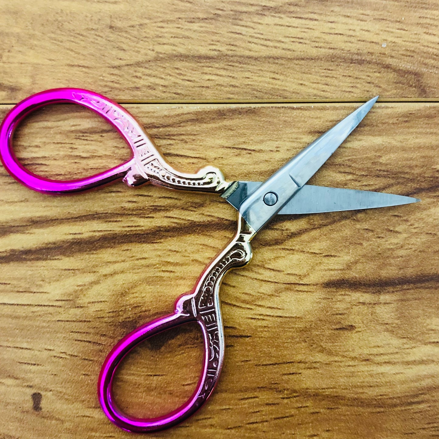 La vie en rose embroidery scissors by Sierra and Pine