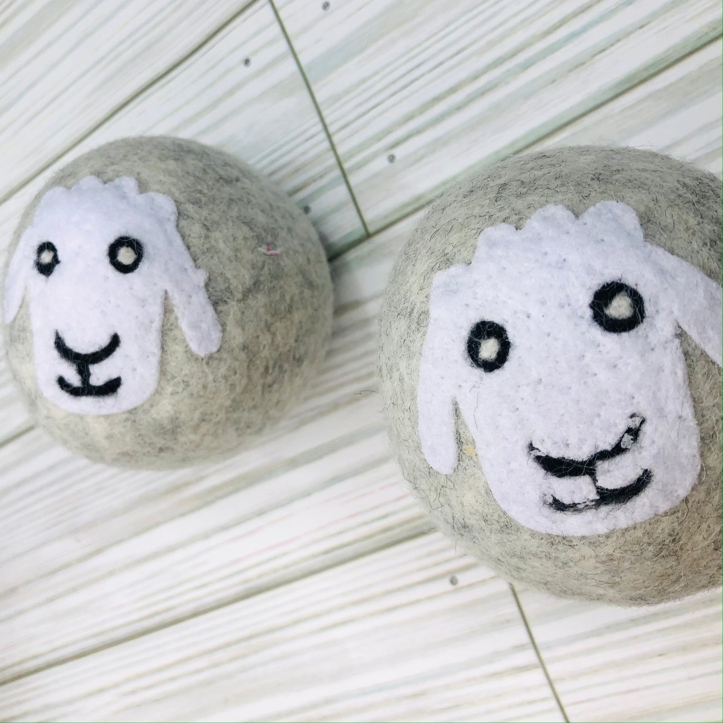 2 pcs Grey Organic Wool Dryer Balls - Sheep by Sierra and Pine